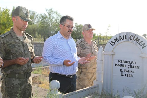 Valimiz Ercan Turan, Halk Kahramanı Kerbela-i İsmail Çimen'in Mezarını Ziyaret Etti